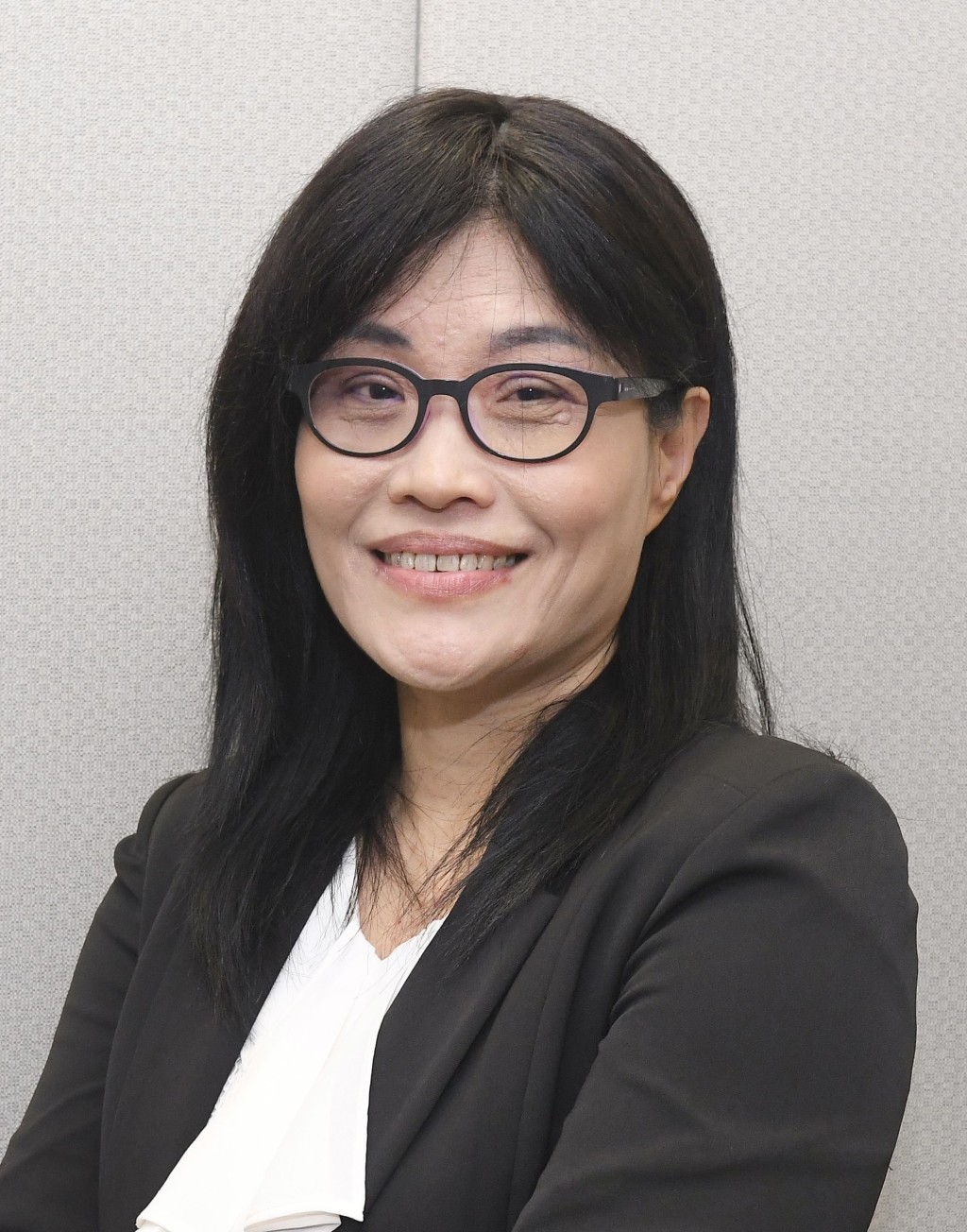 懲教署高級臨床心理學家洪雪蕙博士指出,懲教署採取「身心健康發展方針」,除了提供加入藝術等元素的內在心理支援,亦會透過運動治療,讓他們建立健康生活模式及獲得滿足及快感。 何君健攝 懲教署高級臨床心理學家洪雪蕙博士指出,懲教署採取「身心健康發展方針」,除了提供加入藝術等元素的內在心理支援,亦會透過運動治療,讓他們建立健康生活模式及獲得滿足及快感。 何君健攝