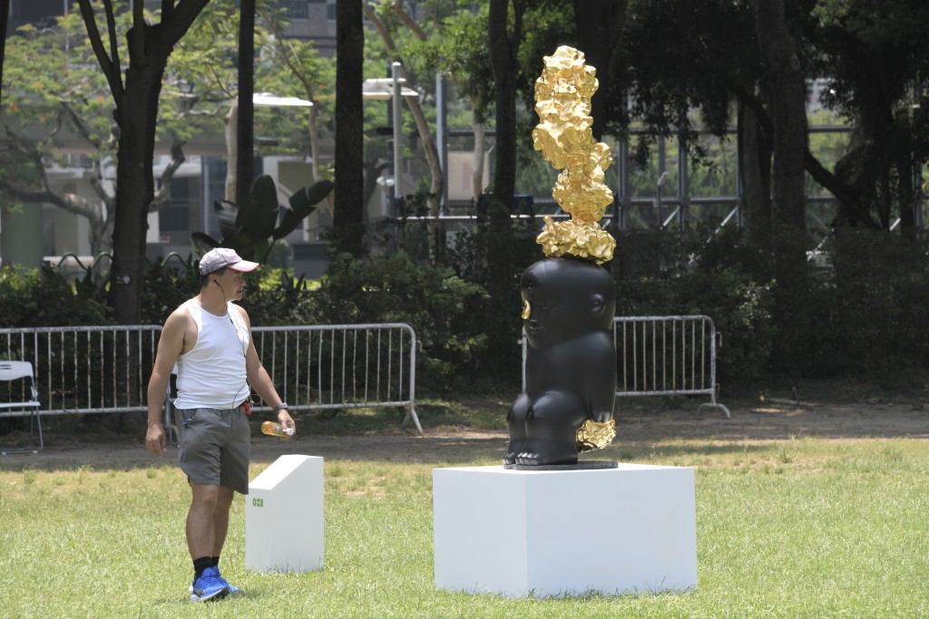 藝構之旅（SCULPTURE）展出來自7位中國內地及國際藝術家的10件雕塑作品。黃偉強攝