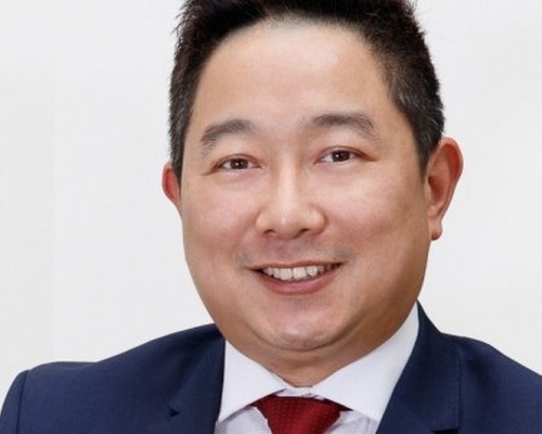36歲的羅浩陵涉嫌殺妻後，帶著兩名6歲與4歲的兒子從雪梨機場搭機前往四川，隨即被捕。（網圖）