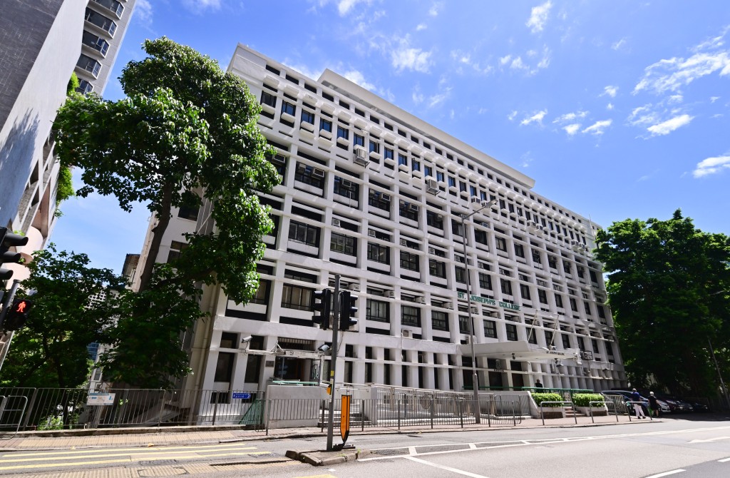 通過在廢車場或垃圾場等受鋰離子污染的土壤上，種植太陽花、番茄等「超富集植物」以改善土壤質素，勇奪今屆亞軍。