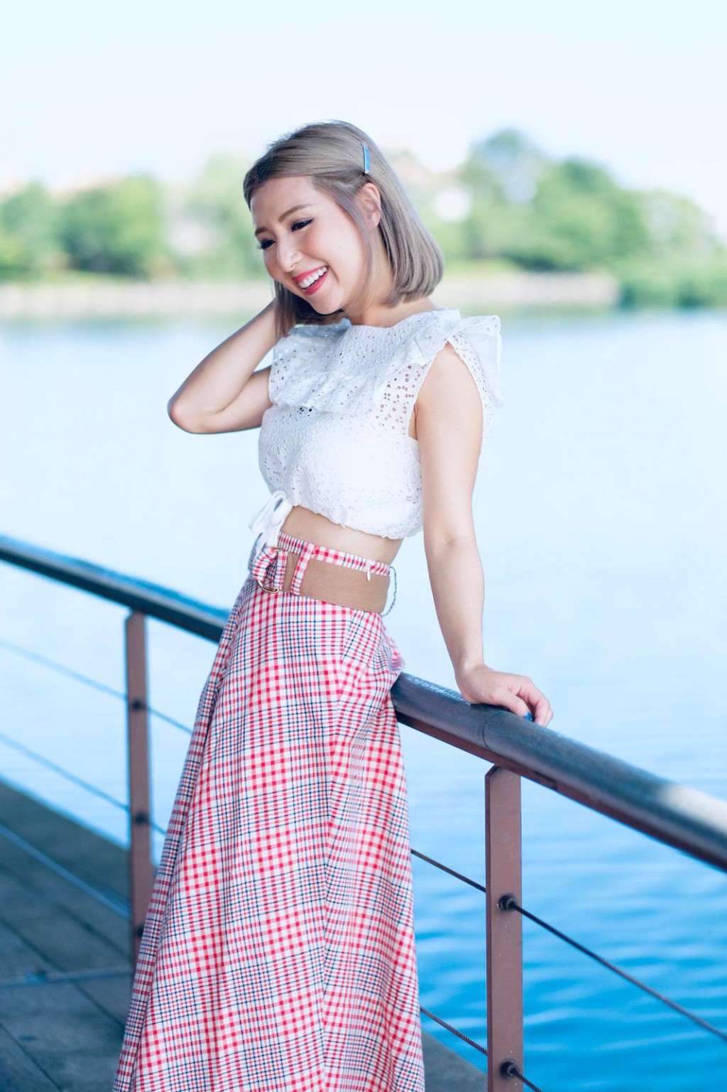 譚嘉儀人靚聲甜，仲有條24吋小蠻腰。