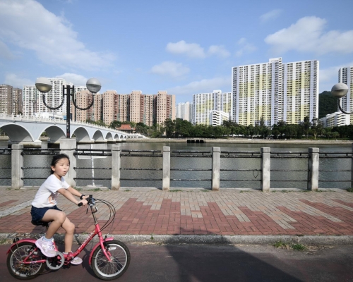 本港天氣炎熱。資料圖片