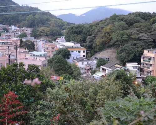 本港一名54歲女子抵英國後確診，其居住將軍澳馬游塘村112A號已納入強制檢測公告。資料圖片