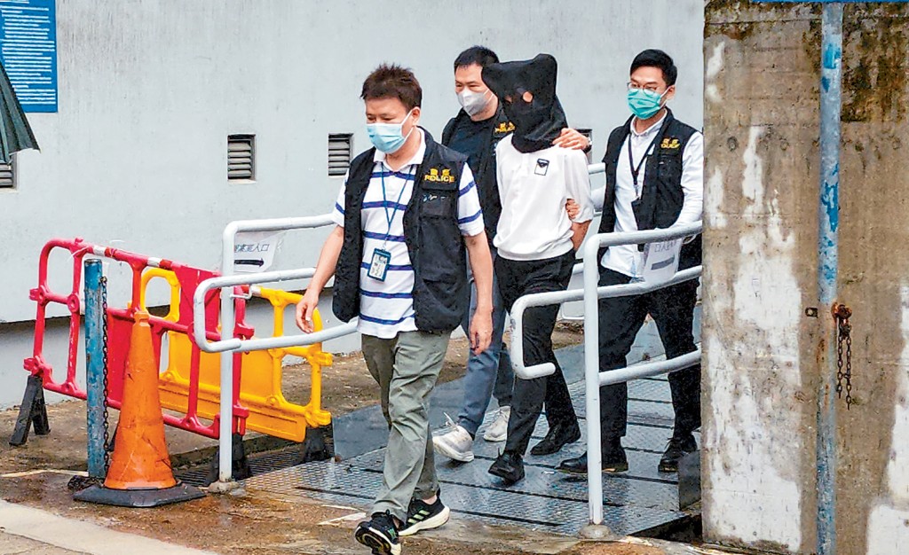 警務處國家安全處拘捕一名43歲本地男子，涉嫌干犯「煽動意圖的相關罪行」及「刑事恐嚇」。