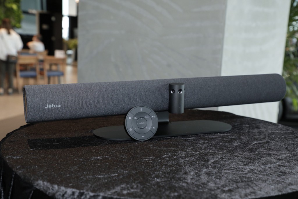 Jabra PanaCast50具備9個Edge處理器，分別專門為聲音與影像設計。