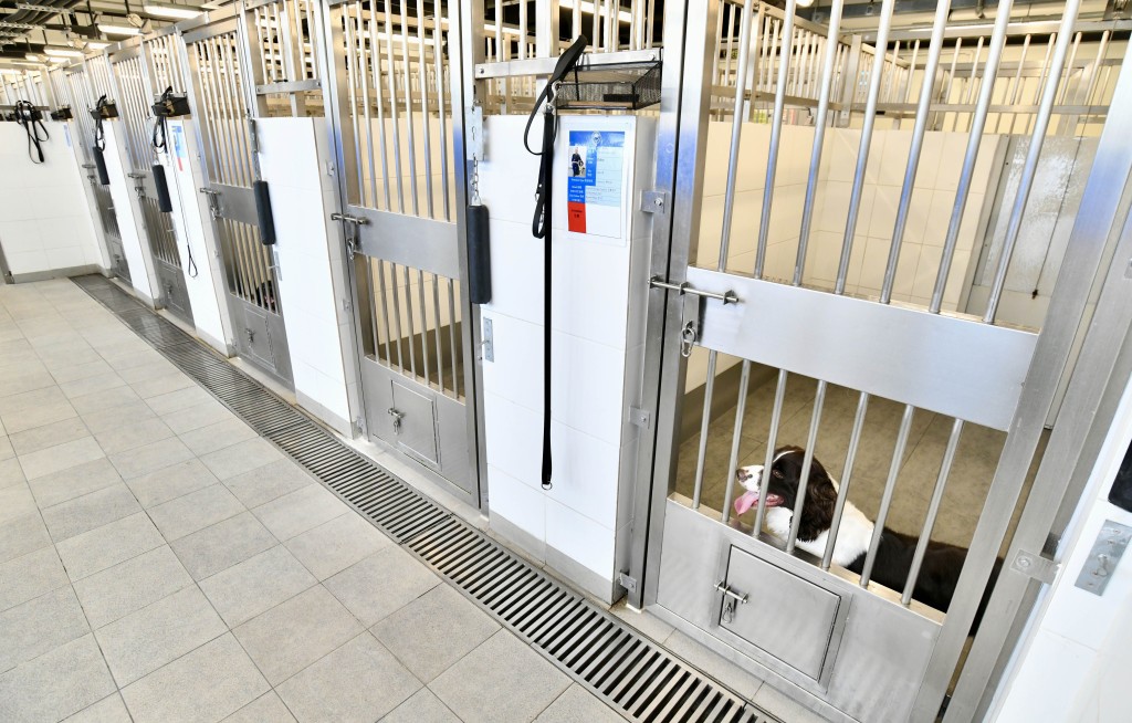 機場禁區內設有逾3,200平方米犬舍及訓練場地，設計參考香港紀律部隊及海外機構標準。