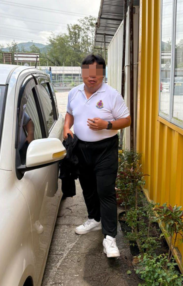 網民指貪心男疑為醫療輔助隊的成員。