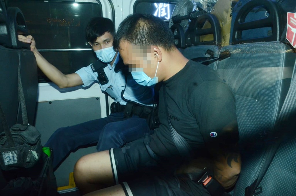 警方拘捕3名男子。