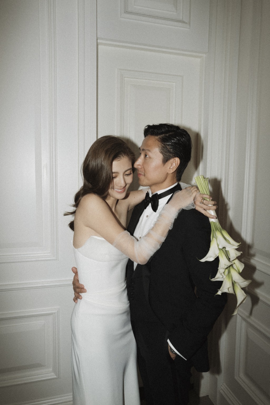 吴千语与施伯雄上月20日正式宣布已完婚。  ​