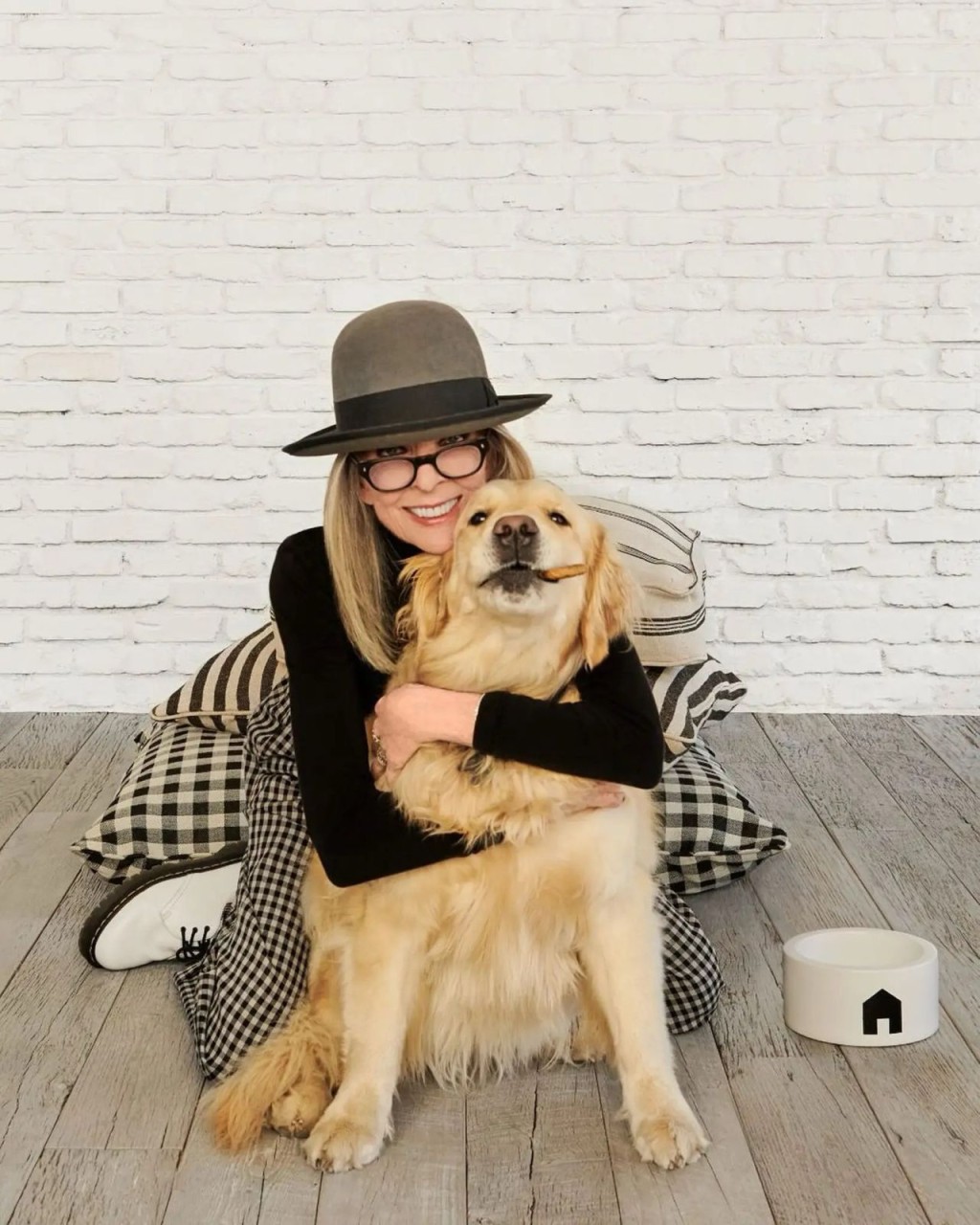 戴安於今年4月公開與愛犬的合照，成為她最後的發文。