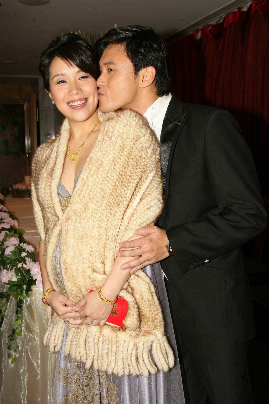 姜大衛大女姜依蘭2007年與曹永廉結婚。