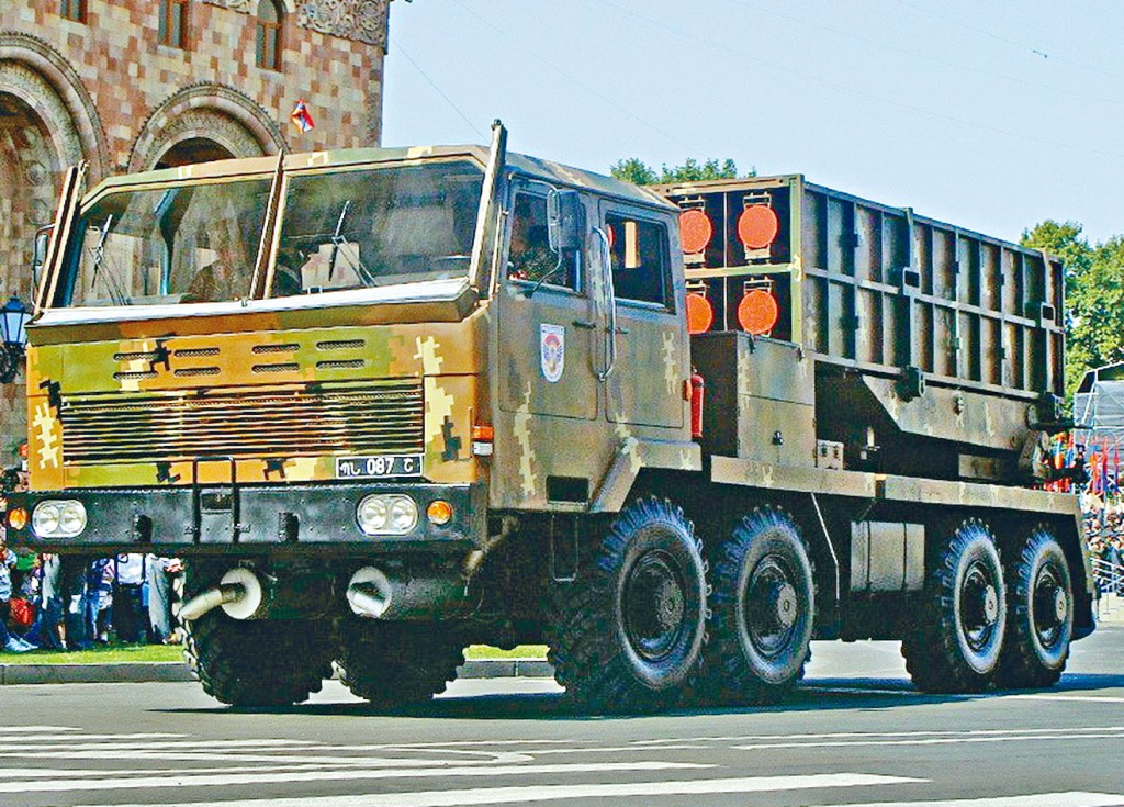 亞美尼亞裝備的中國製WM-120火箭炮。