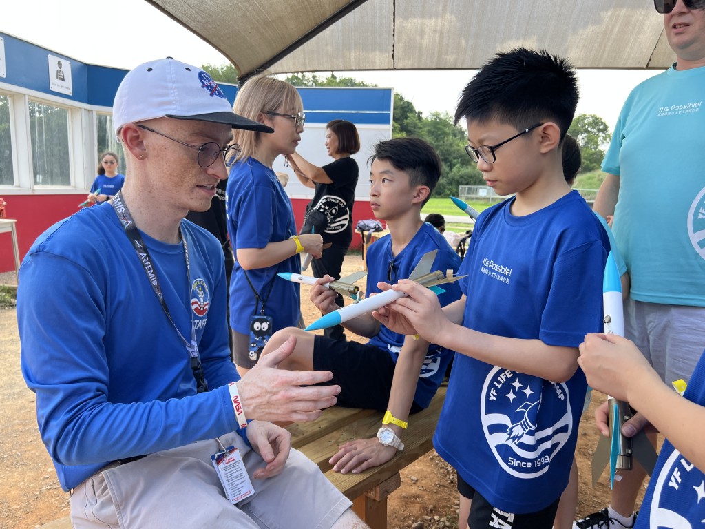 米米在剛過去的暑假,到美國NASA接受訓練。(圖片由受訪者提供) 米米在剛過去的暑假,到美國NASA接受訓練。(圖片由受訪者提供)