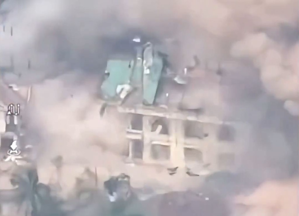 緬甸軍方大力掃蕩下，KK園區爆逃亡潮，逾1500人偷渡入泰國。Ｘ