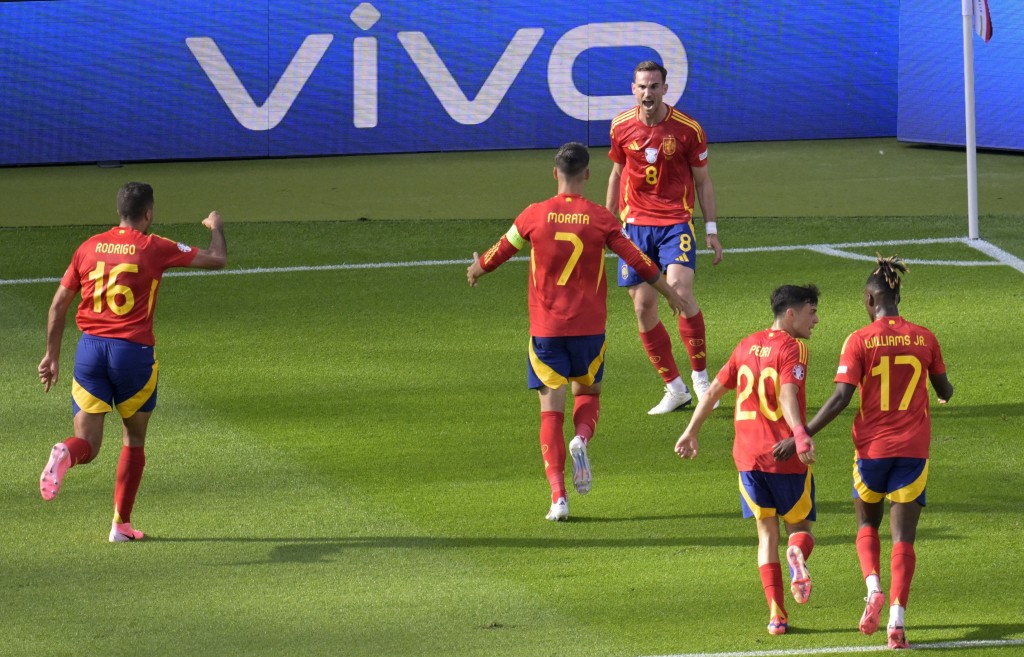 西班牙上场以直接快速踢法，3:0大胜克罗地亚。Reuters
