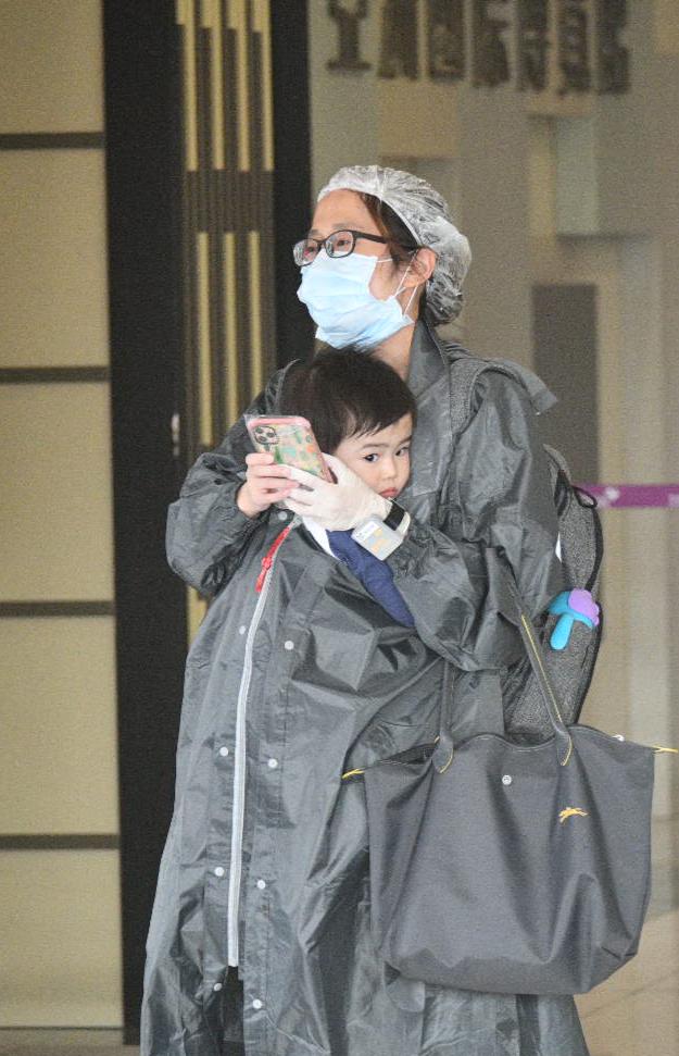 英、歐、美抵港人士需到亞博館接受病毒檢測。