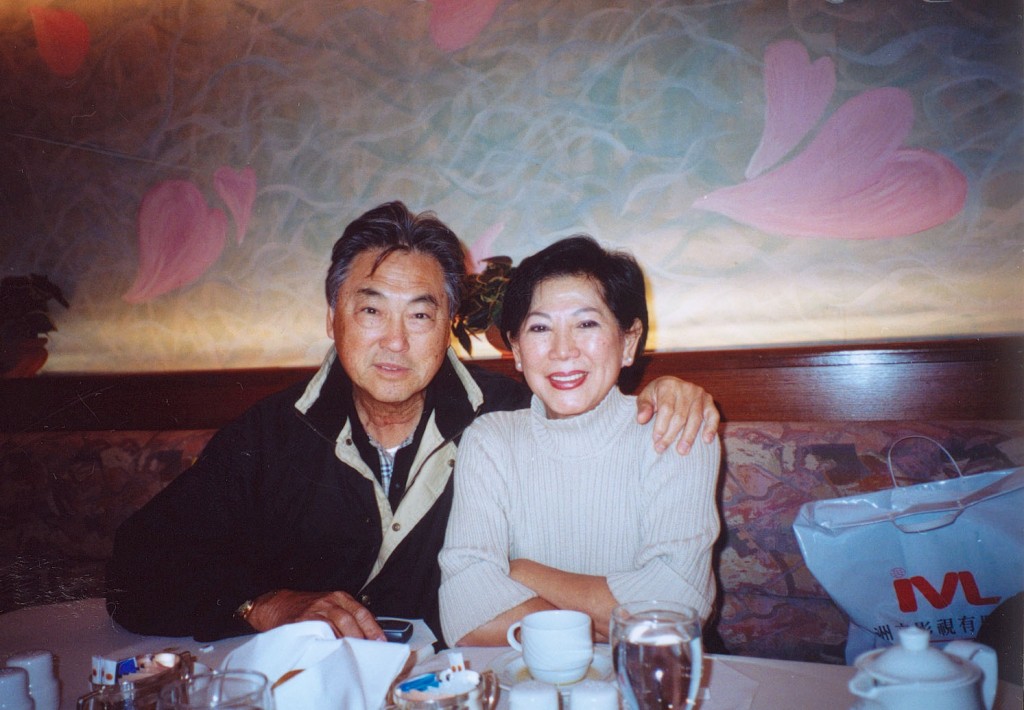 凌波與金漢育有兩名兒子，大仔畢國智為香港電影導演，2006年憑《海南雞飯》獲得香港電影金像獎新晉導演，細仔畢國勇為台灣音樂製作人。