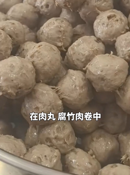 广东熟食店为肉丸“弹牙”加硼砂。 第一眼新闻