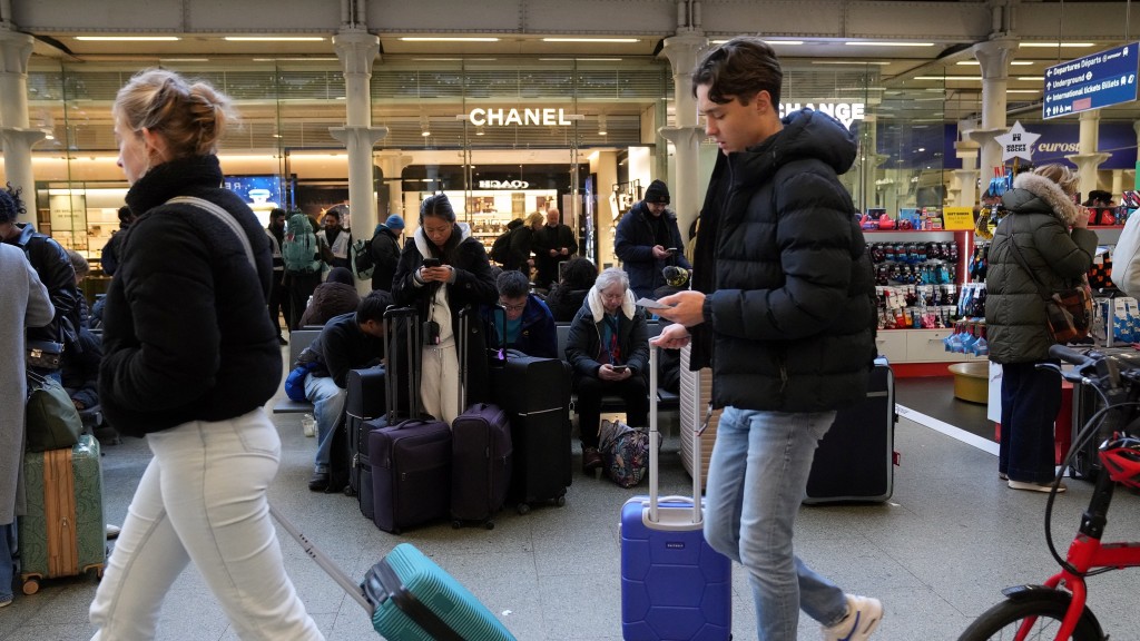倫敦聖潘克拉斯站內的Eurostar乘客。 路透社