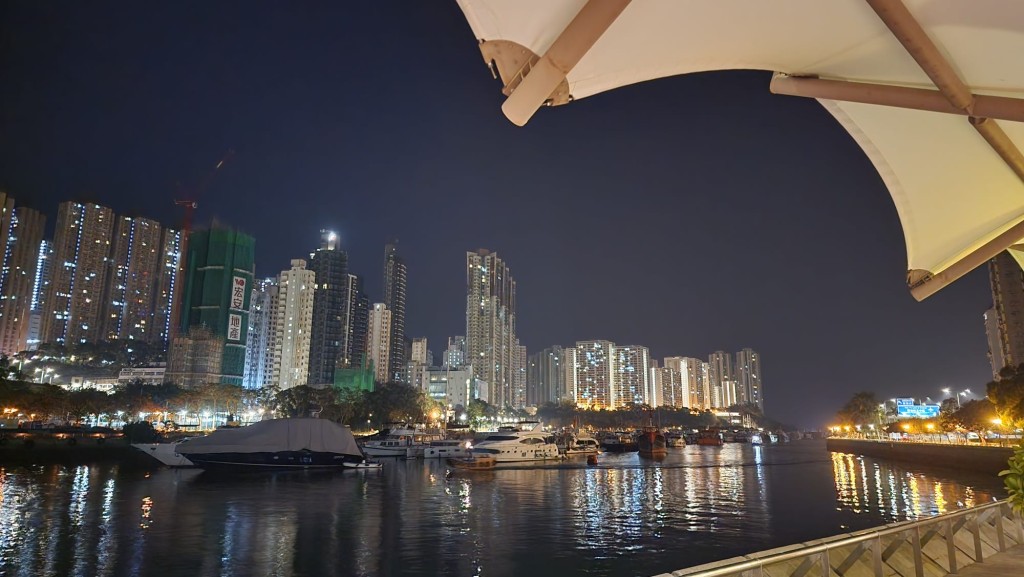 日間部分時間有陽光及乾燥,市區最高氣溫約24度,新界再高一兩度。黎志偉攝 日間部分時間有陽光及乾燥,市區最高氣溫約24度,新界再高一兩度。黎志偉攝