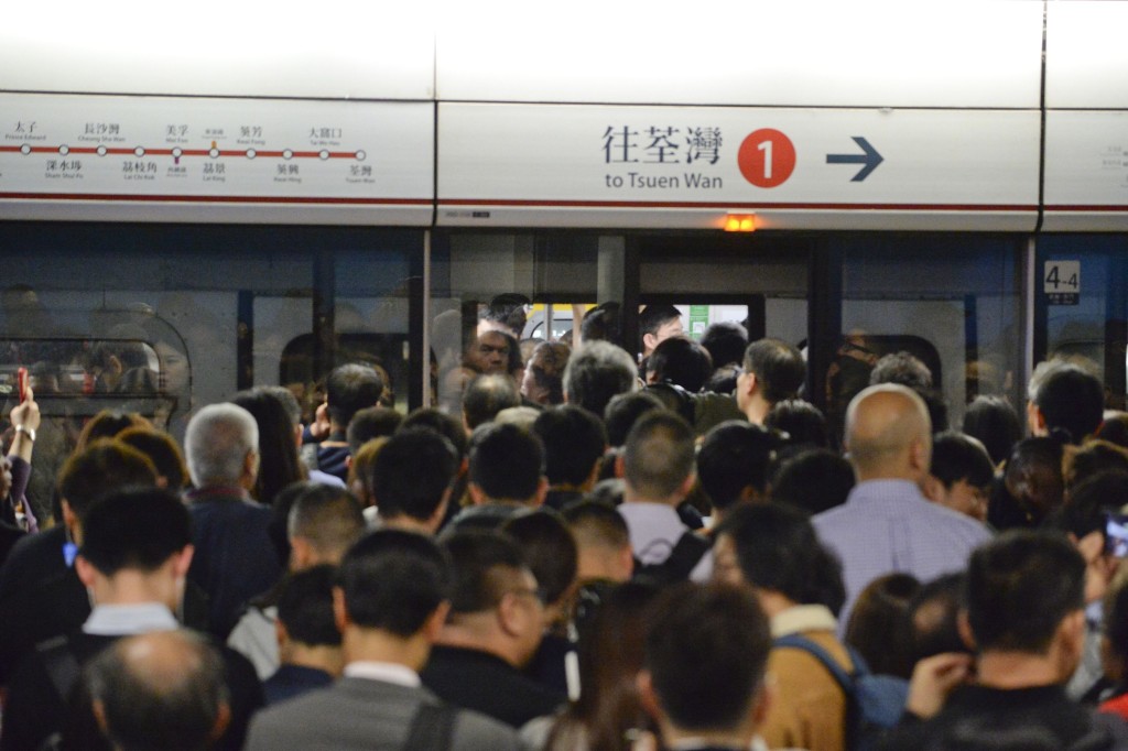 港鐵荃灣線信號系統更換工程延至2023年。 資料圖片