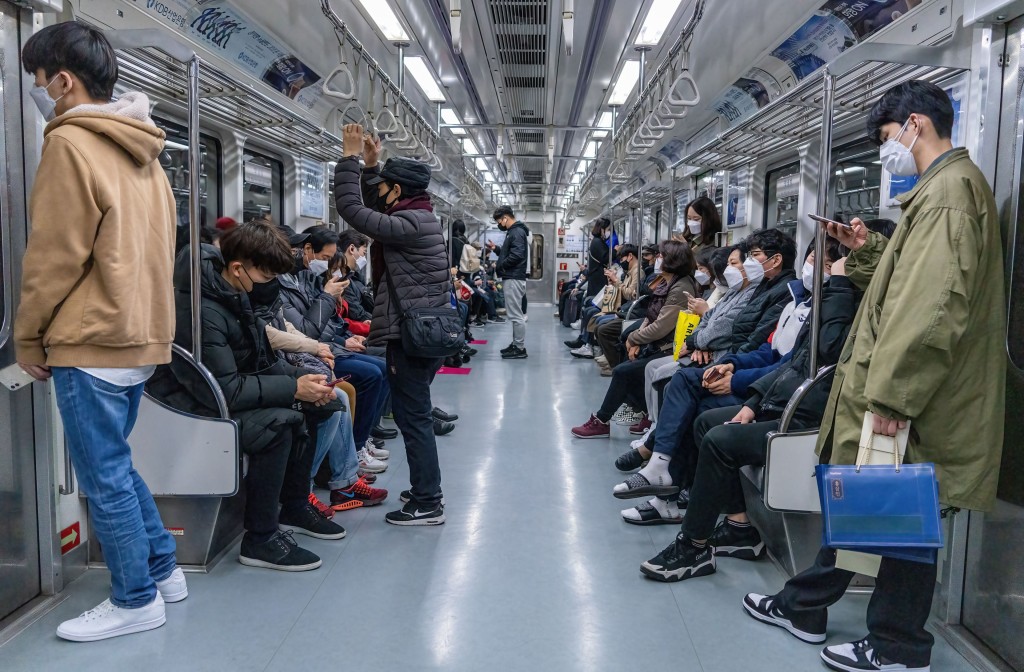 勞資談判破裂，首爾地鐵警示性罷工2天。美聯社資料圖片