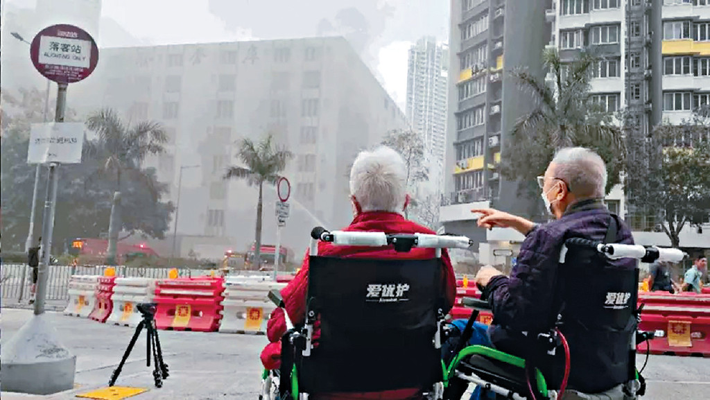 ■行動不便夫婦感喉嚨不適。 ■行動不便夫婦感喉嚨不適。