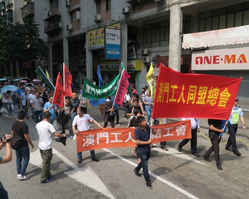 澳門有工人團體發起遊行，要求政府停止輸入外勞、保障本地工人就業權益。