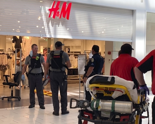 現場是胡佛鎮的 Riverchase Galleria 商場。AP 