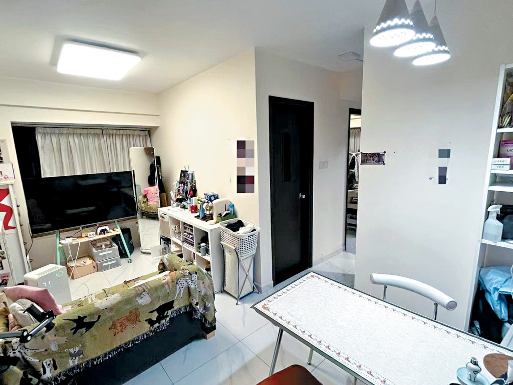 早於2019年，崔先生來港就讀香港都會大學，從此展開漫長的租樓史。