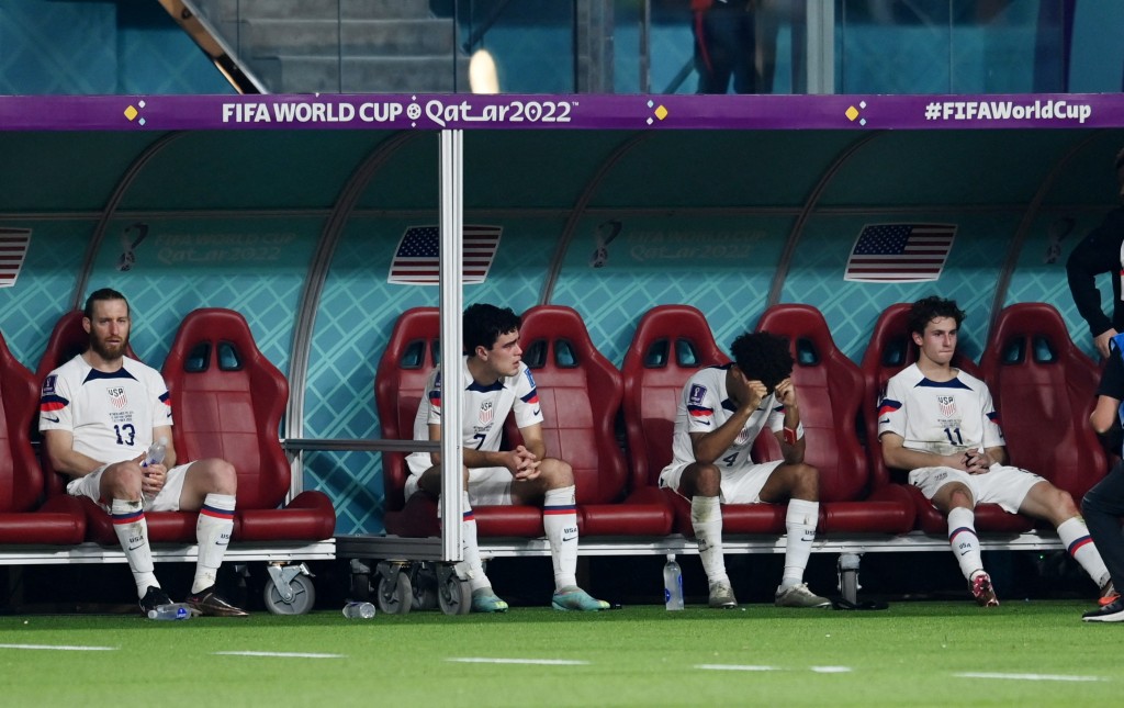  基奥云尼雷拿 (左二) 在世界杯的总上阵时间只有五十二分钟。REUTERS