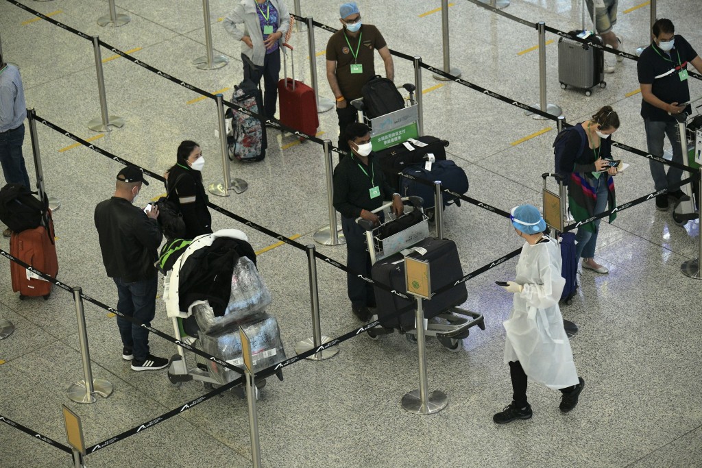 香港機場檢疫措施仍然嚴厲。資料圖片