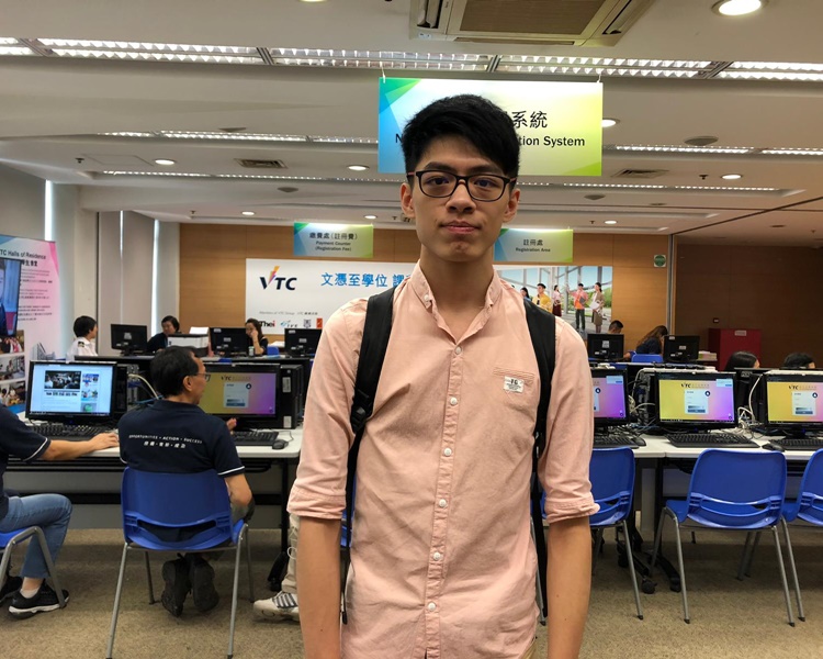 歐同學即場報考IVE航空學高級文憑並獲取錄。