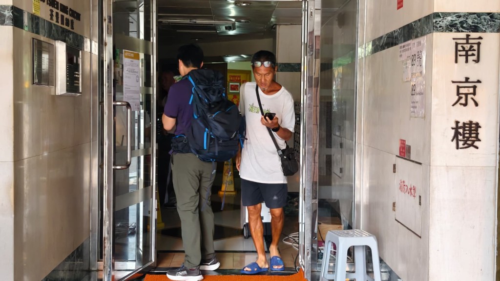 荃灣中心多幢住宅大廈停電。黃文威攝 荃灣中心多幢住宅大廈停電。黃文威攝