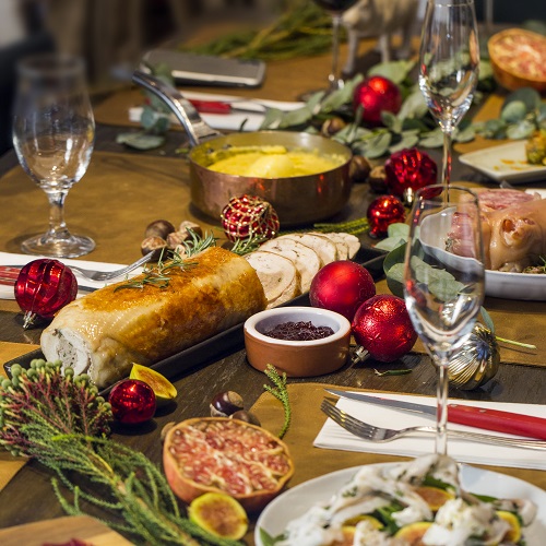 這裏提供加$298起的無限添飲套餐,額外加$200更可享用Bollinger Special Cuvée法國伯蘭爵香檳。 這裏提供加$298起的無限添飲套餐,額外加$200更可享用Bollinger Special Cuvée法國伯蘭爵香檳。