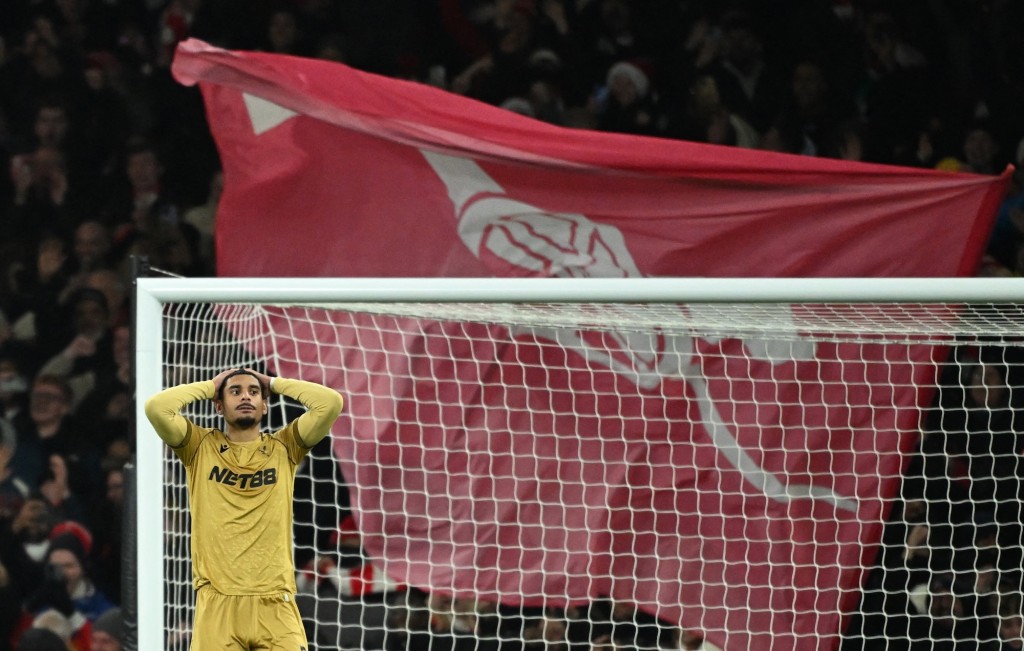 拿確斯今場相當黑仔。路透社