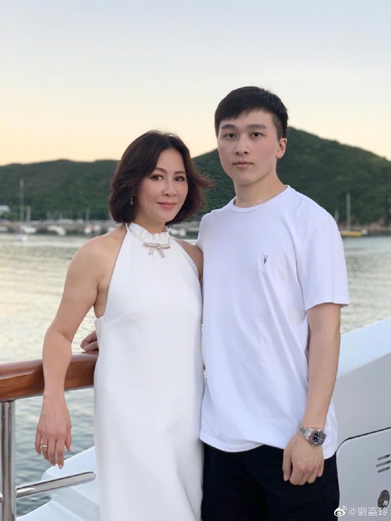 劉嘉玲對姪仔劉兆恩愛護有加。 劉嘉玲對姪仔劉兆恩愛護有加。