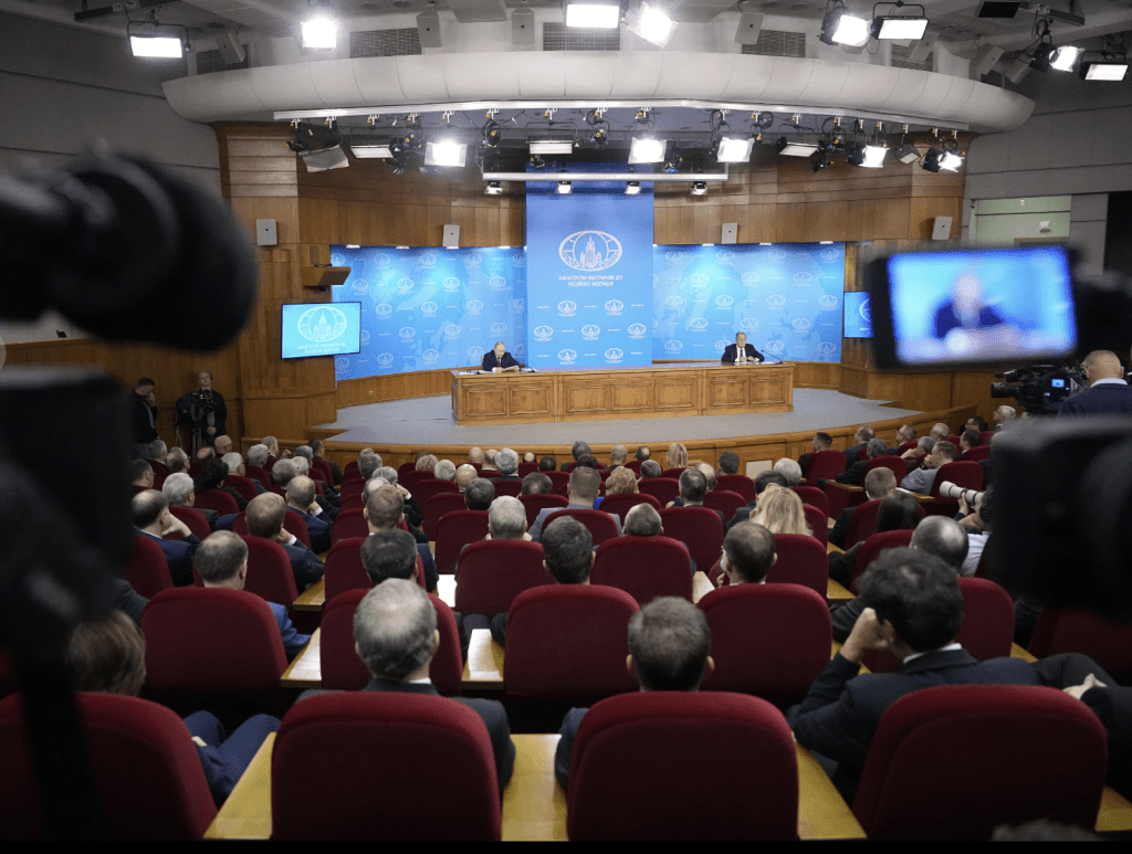 普京周五在一場俄羅斯外交部的演說中，對俄烏戰爭開出2項停戰條件。美聯社
