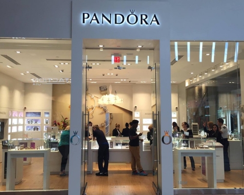 Pandora將會全面停售天然鑽石產品。網圖