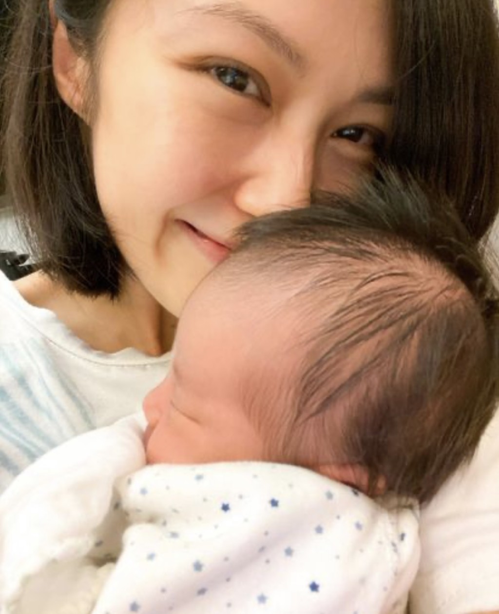 湯怡B女今日滿月。