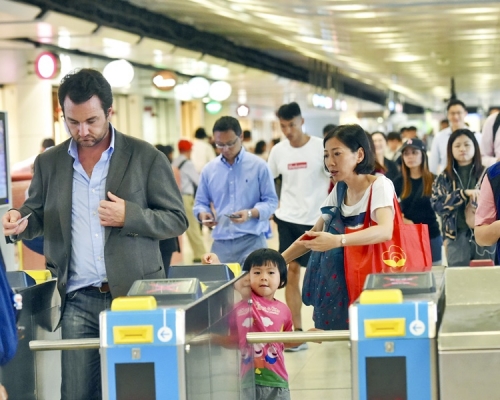 港鐵周日起推八達通優惠每程減3.3%。資料圖片