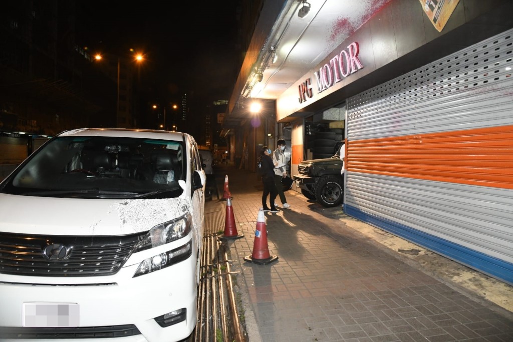 5車被人用起漆水淋潑。