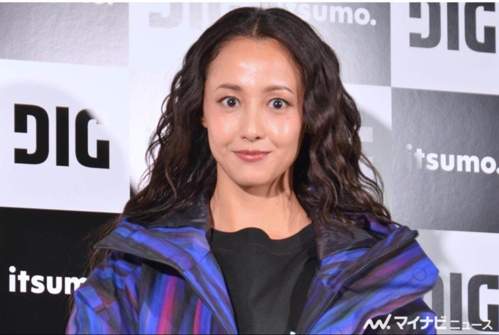 澤尻於2019年因持有搖頭丸被捕，去年正式復出演舞台劇《慾望號街車》後，工作不斷。