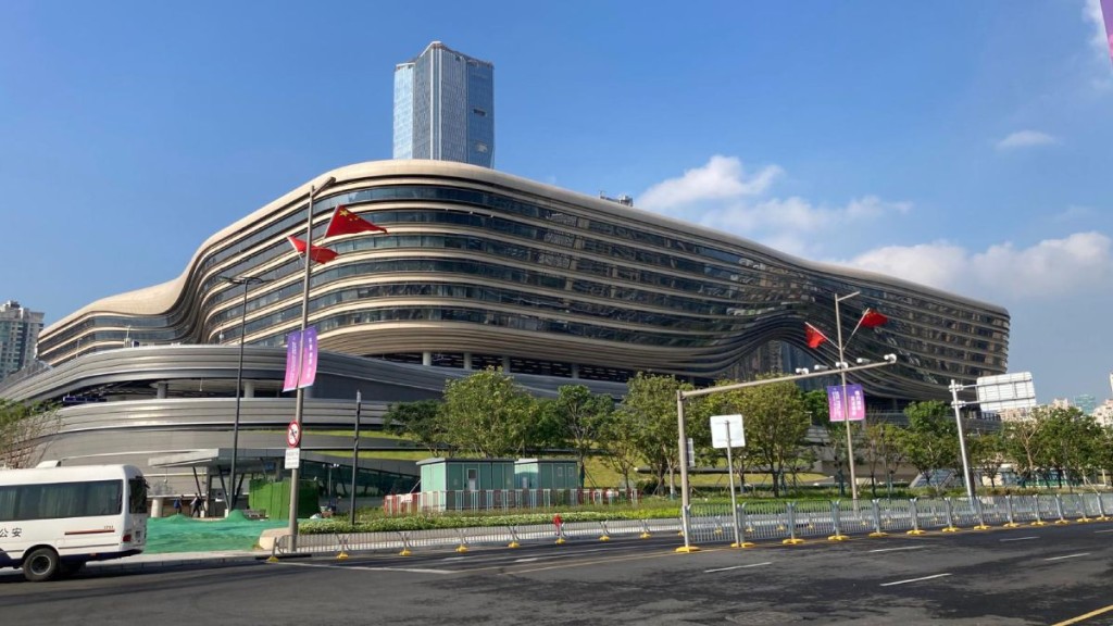 新皇崗口岸將於10月12日正式啟用。