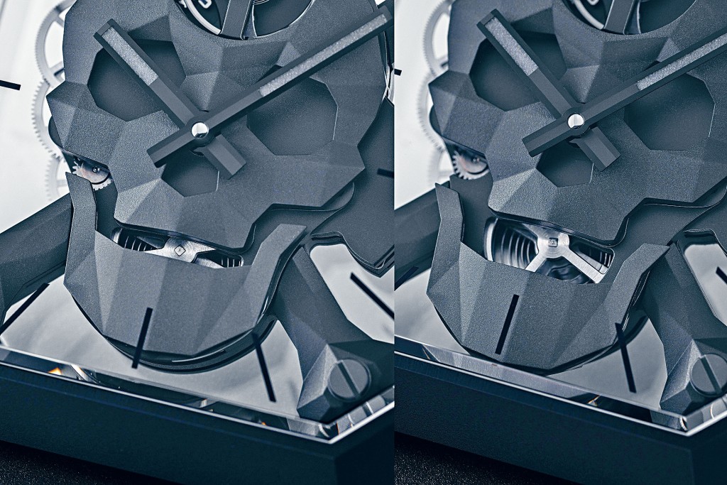 骷髅头的下巴会在上链时上下移动，就像咧嘴而笑一样。