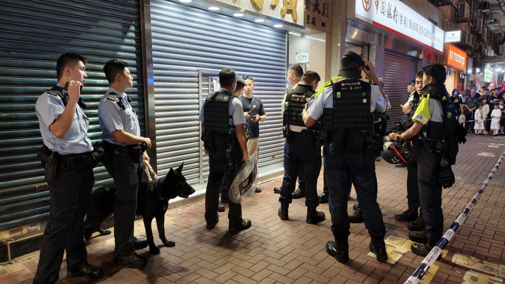 警方封鎖現場進行調查。黃文威攝 警方封鎖現場進行調查。黃文威攝