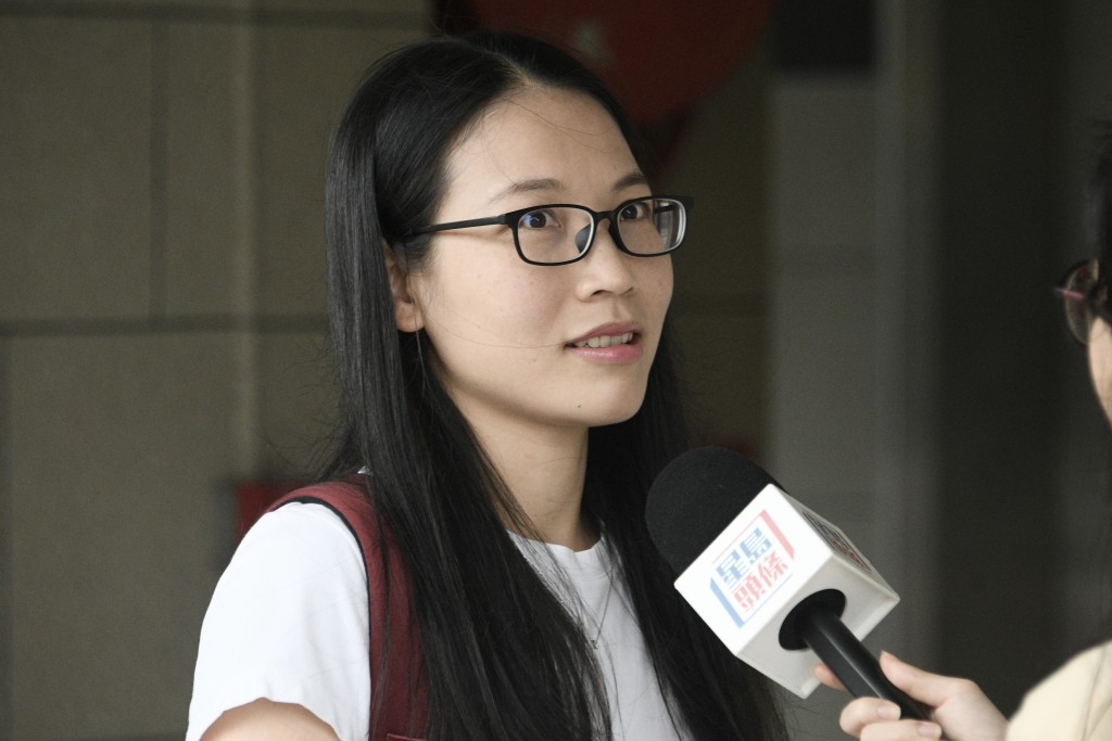馮小姐指會暫時擱置北上遊玩的計劃。陳浩元攝
