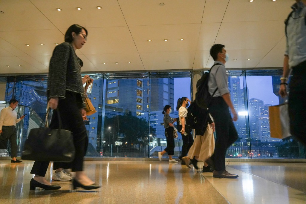 香港高才通人才服务协会和香港教育工作者联会于7月进行问卷调查，一共收到597份回覆。资料图片