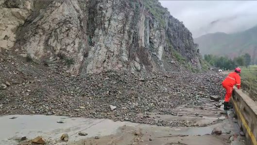 青海門源日前大暴雨引致山泥傾瀉，造成3名遊客死亡。抖音＠門源融媒