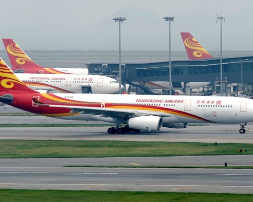 香港航空於4月16日召開了特別股東大會，任命鍾國頌為董事會主席。